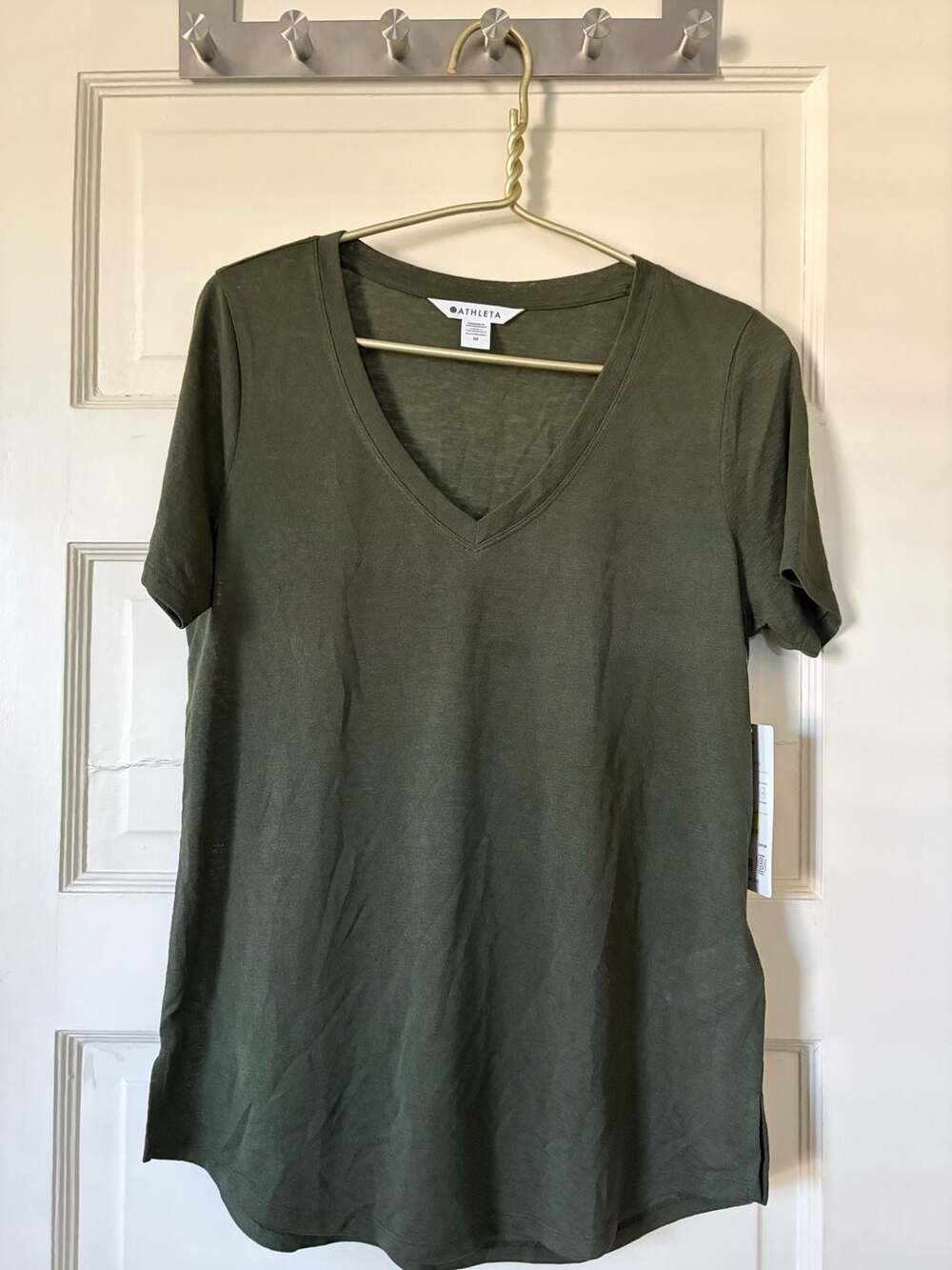 Athleta V-Neck T-Shirt Size M Green Short Sleeve Tee